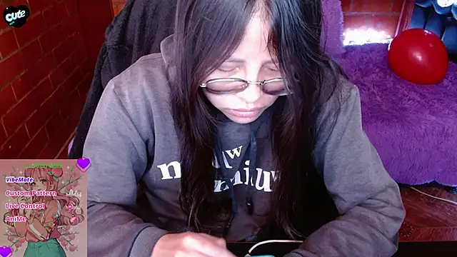 MidoriQuiinn online show from 04-11-26, 02:43