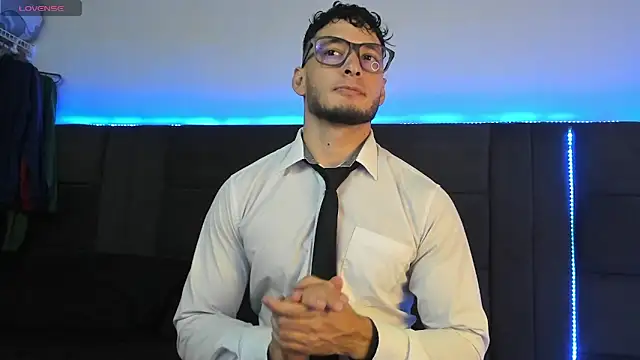 alejandro  2 online show from 04-11-26, 05:05