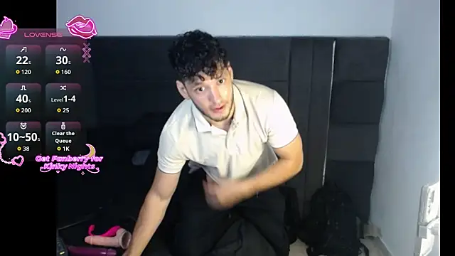 alejandro  2 online show from 04-08-26, 06:42