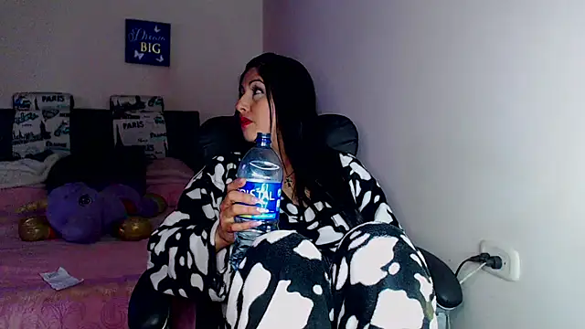 Snapshot of sahtlove1 chatting on 02-07-25, 03:23 sahtlove1 online show from 02-07-25, 03:23