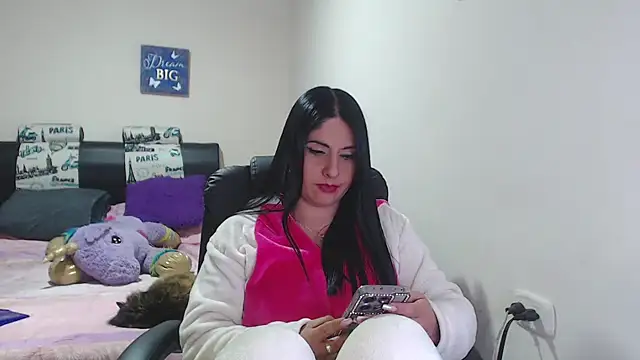 Snapshot of sahtlove1 chatting on 02-05-25, 01:37 sahtlove1 online show from 02-05-25, 01:37