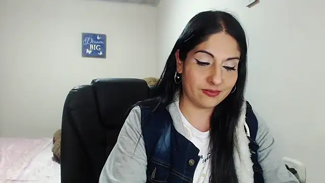 Snapshot of sahtlove1 chatting on 03-05-25, 01:42 sahtlove1 online show from 03-05-25, 01:42