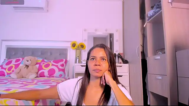 Snapshot of sharonDulce chatting on 05-01-26, 04:28 sharonDulce online show from 05-01-26, 04:28