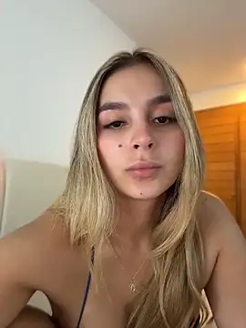oriana zoeee online show from 06-04-26, 01:10