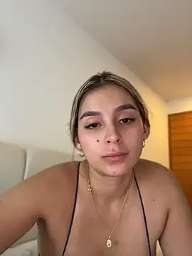 Snapshot of oriana_zoeee chatting on 06-08-26, 02:12 oriana zoeee online show from 06-08-26, 02:12
