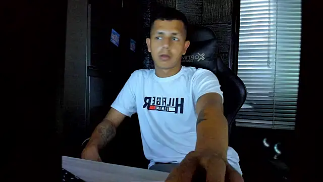 boy bigcock24cm online show from 05-19-26, 10:50