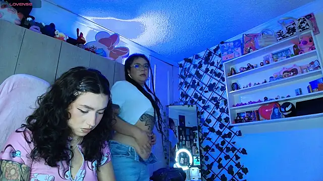 valenor  online show from 05-16-26, 04:11