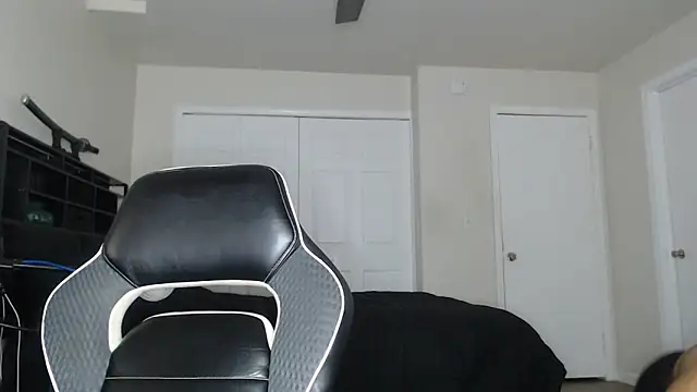 ChrisVacher online show from 06-14-26, 03:57