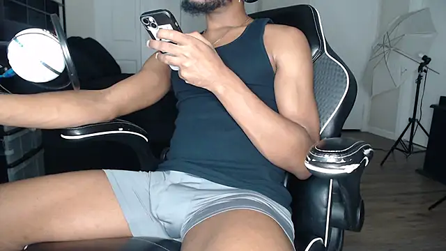 Snapshot of ChrisVacher chatting on 02-14-26, 06:46 ChrisVacher online show from 02-14-26, 06:46