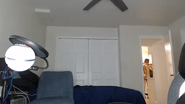 ChrisVacher online show from 12-23-25, 02:11