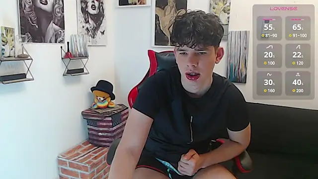 Oliverboy- online show from 06-22-26, 11:13