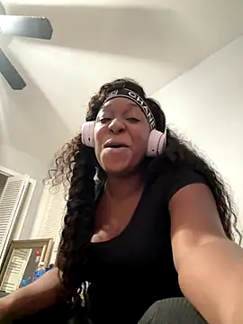 Snapshot of tokyopetitexx chatting on 10-27-25, 05:47 tokyopetitexx online show from 10-27-25, 05:47