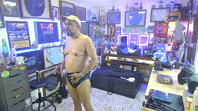 Briefs bud online show from 04-12-26, 10:13