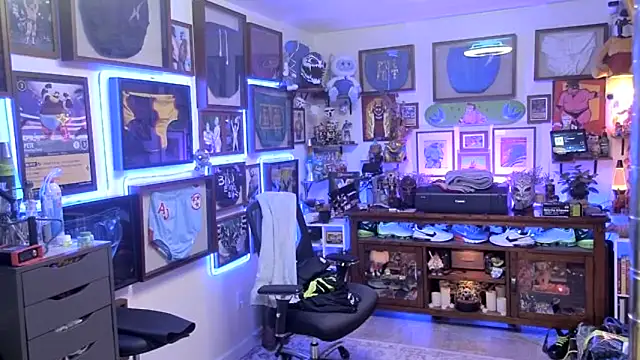 Briefs bud online show from 09-13-25, 03:17