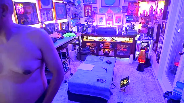 Briefs bud online show from 10-19-25, 07:00