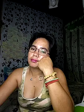 Snapshot of lovely_samxxx24 chatting on 10-12-25, 04:14 lovely samxxx24 online show from 10-12-25, 04:14