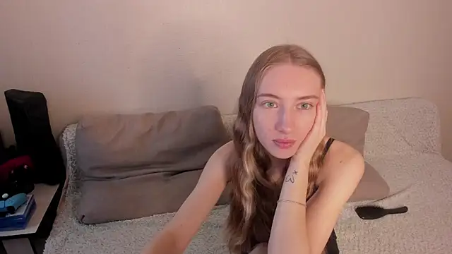 secret dreams   online show from 02-10-25, 08:42