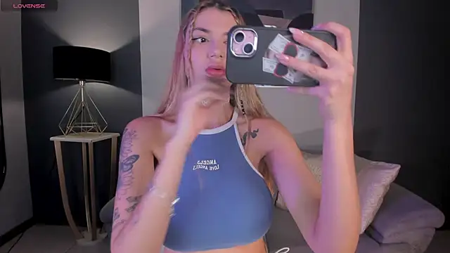 NiaHolland online show from 09-14-25, 11:16