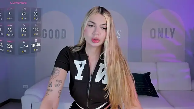 NiaHolland online show from 07-11-26, 07:47