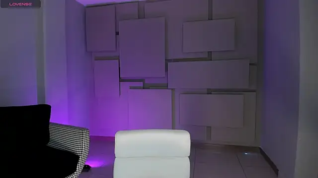 NiaHolland online show from 03-07-26, 07:19