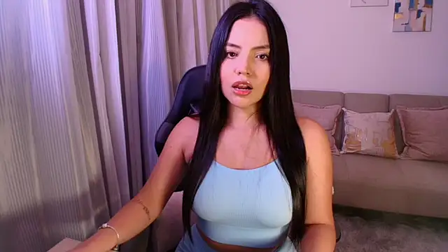 Snapshot of NinaMichelle chatting on 10-15-25, 12:53 NinaMichelle online show from 10-15-25, 12:53