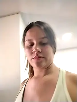 sweet lucia online show from 10-24-25, 12:37