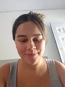 sweet lucia online show from 01-17-25, 05:19