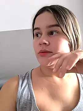 sweet lucia online show from 01-17-25, 02:18