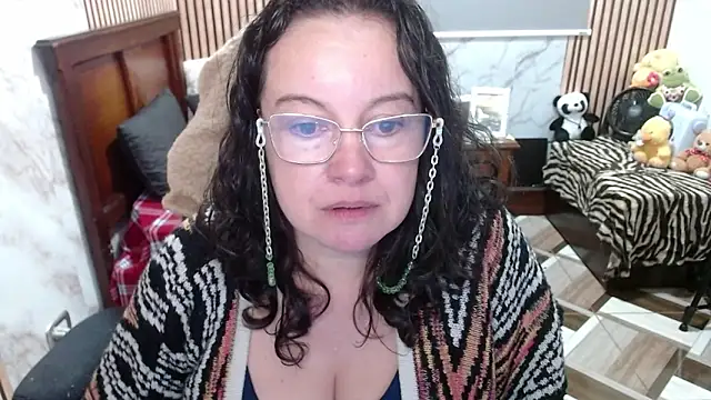 Snapshot of Sonialorens_ chatting on 04-21-26, 04:35 Sonialorens online show from 04-21-26, 04:35
