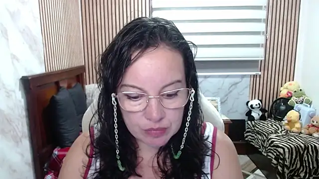 Snapshot of Sonialorens_ chatting on 04-30-26, 03:41 Sonialorens online show from 04-30-26, 03:41