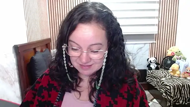 Snapshot of Sonialorens_ chatting on 04-29-26, 03:38 Sonialorens online show from 04-29-26, 03:38