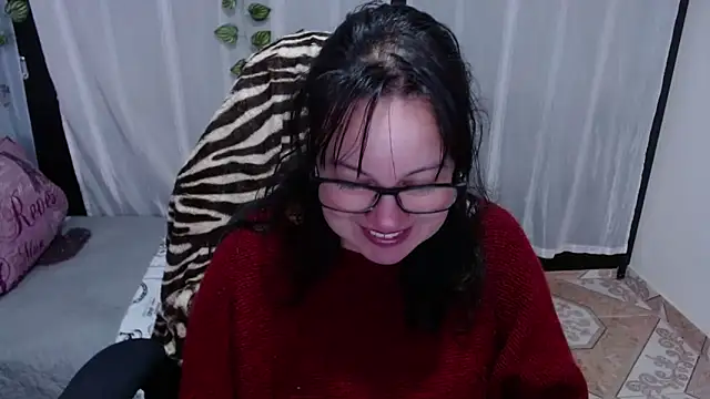Snapshot of Sonialorens_ chatting on 02-05-25, 12:06 Sonialorens  online show from 02-05-25, 12:06