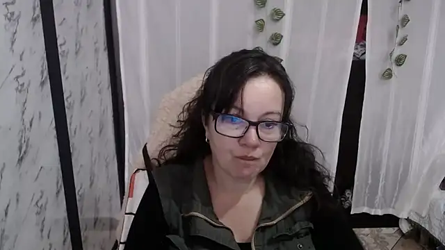 Snapshot of Sonialorens_ chatting on 03-05-25, 08:42 Sonialorens  online show from 03-05-25, 08:42