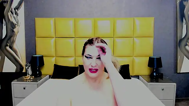 Snapshot of KiraLeila chatting on 03-11-25, 05:13 KiraLeila online show from 03-11-25, 05:13