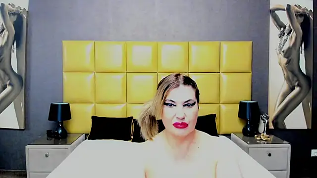 Snapshot of KiraLeila chatting on 03-12-25, 08:09 KiraLeila online show from 03-12-25, 08:09