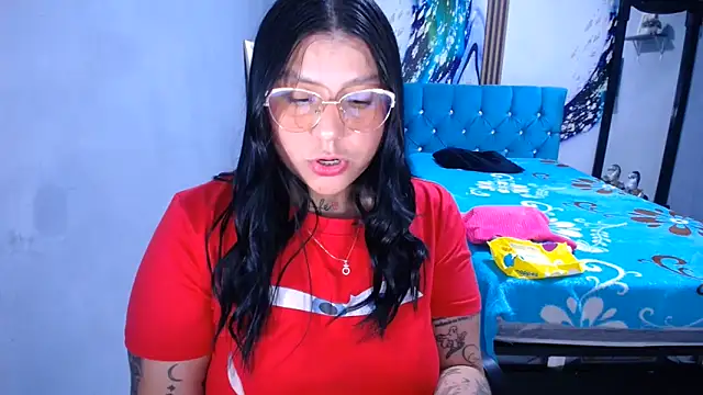 Snapshot of venuxwilliam chatting on 06-13-26, 10:29 venuxwilliam online show from 06-13-26, 10:29