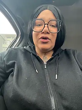 IamSashaLuv online show from 12-18-25, 10:52