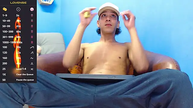 Snapshot of Robert_Kingg chatting on 10-23-25, 03:49 Robert Kingg online show from 10-23-25, 03:49