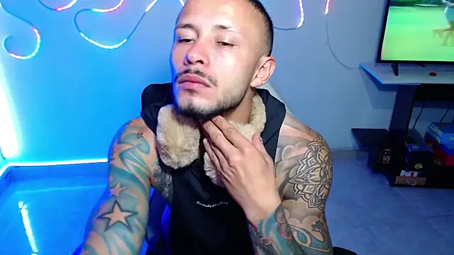 Snapshot of sebastian_horny chatting on 10-21-25, 09:52 sebastian horny online show from 10-21-25, 09:52