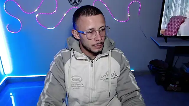 Snapshot of sebastian_horny chatting on 10-18-25, 12:29 sebastian horny online show from 10-18-25, 12:29