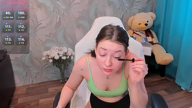 Snapshot of Kitty8meow chatting on 01-10-25, 04:44 Kitty8meow online show from 01-10-25, 04:44