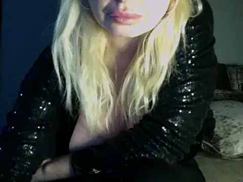 Snapshot of Lisavontease chatting on 02-02-25, 09:18 Lisavontease online show from 02-02-25, 09:18