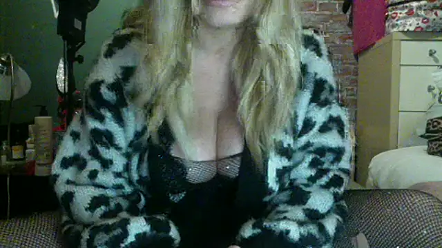 Lisavontease online show from 11-11-25, 07:52