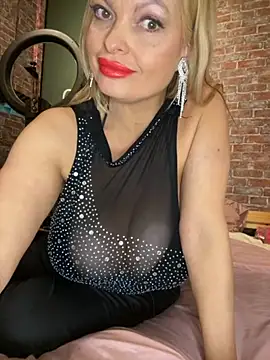 Snapshot of Lisavontease chatting on 10-26-25, 06:41 Lisavontease online show from 10-26-25, 06:41