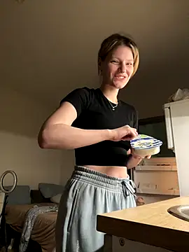 MaryHiggins online show from 10-26-25, 08:31