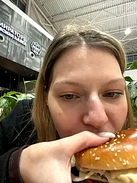 MaryHiggins online show from 10-20-25, 03:12