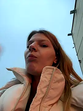 MaryHiggins online show from 11-07-25, 01:26