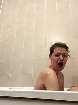 MaryHiggins online show from 10-27-25, 02:07