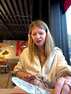 MaryHiggins online show from 11-22-25, 12:59