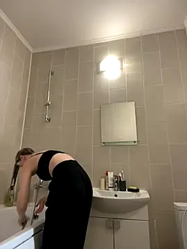 MaryHiggins online show from 10-12-25, 06:15